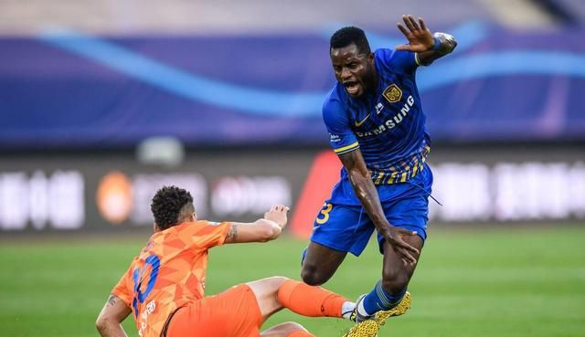 里昂训练开放日，国际比赛日官宣签约引欢呼，NBA总决赛在即，赛季目标并未改变的简单介绍