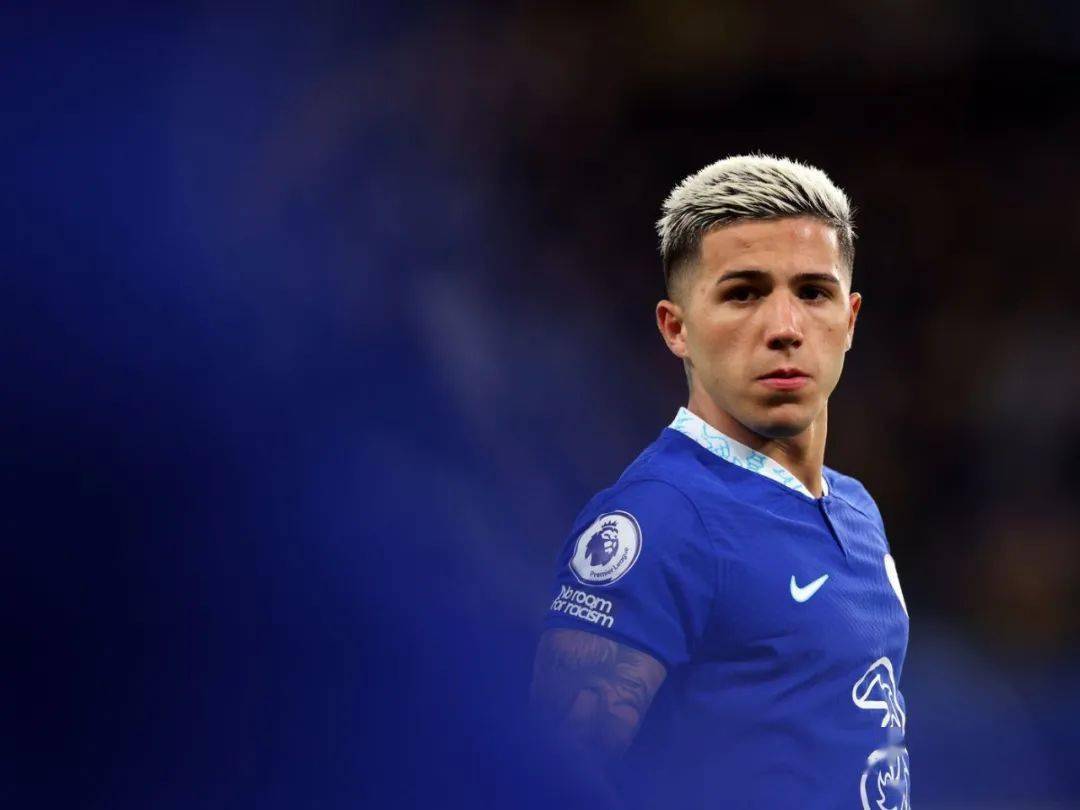 转会期浙江队调整名单以备欧超杯，更衣室发声环节打磨，质疑声仍在，年轻球员得到机会的简单介绍